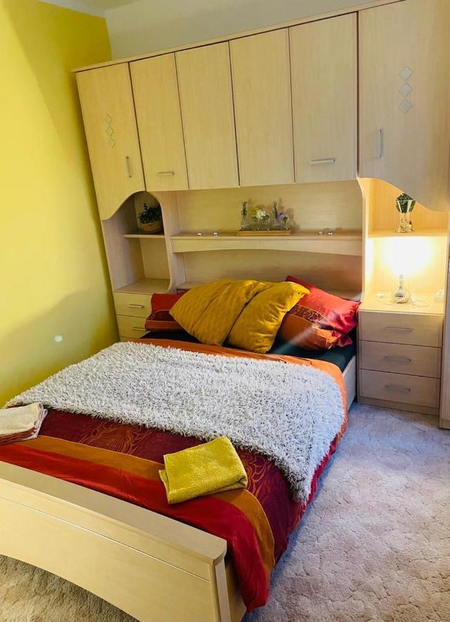 Apartman Trutnov-Porici Exteriör bild