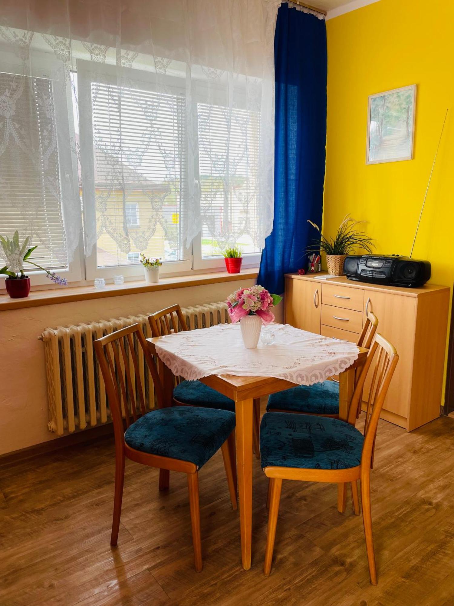 Apartman Trutnov-Porici Exteriör bild